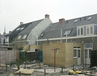 115778 Gezicht op de achterzijde van enkele huizen met uitbouw aan de Abstederdijk te Utrecht.